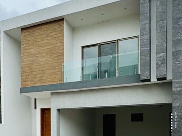 Casa nueva en venta fraccionamiento Albaterra $5,100,000.