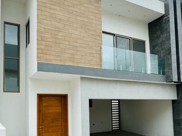 Casa nueva en venta fraccionamiento Albaterra $5,100,000.