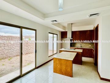 Casa nueva en venta fraccionamiento Albaterra $5,100,000.