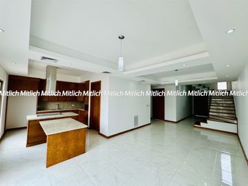 Casa nueva en venta fraccionamiento Albaterra $5,100,000.