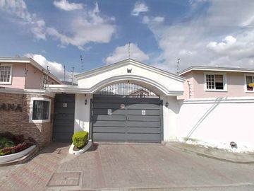 Hermosa Casa Esquinera en Conjunto - San Gabriel Valle de los Chillos