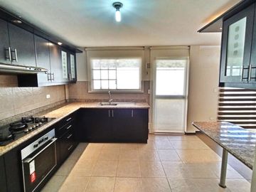 Hermosa Casa Esquinera en Conjunto - San Gabriel Valle de los Chillos