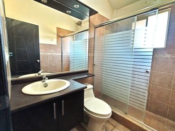 Hermosa Casa Esquinera en Conjunto - San Gabriel Valle de los Chillos