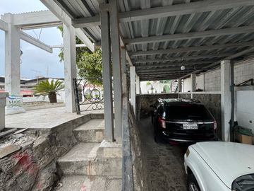 En venta casa de 14 dormitorios rentera en Inmaconsa.