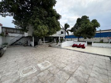 En venta casa de 14 dormitorios rentera en Inmaconsa.