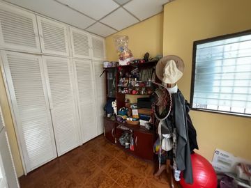 En venta casa de 14 dormitorios rentera en Inmaconsa.