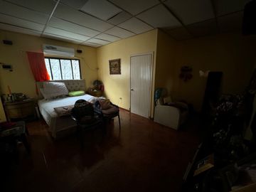 En venta casa de 14 dormitorios rentera en Inmaconsa.