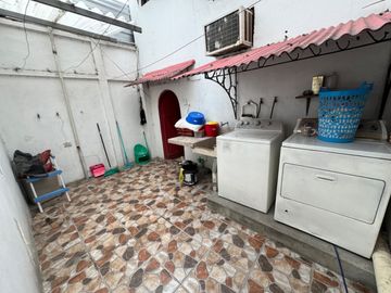 En venta casa de 14 dormitorios rentera en Inmaconsa.