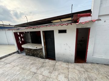 En venta casa de 14 dormitorios rentera en Inmaconsa.