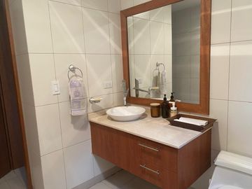 DEPARTAMENTO EN VENTA, QUITO TENIS $450.000