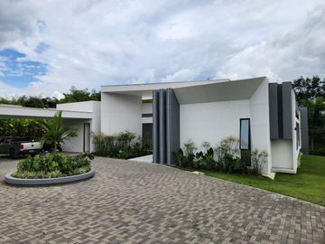 VENTA LUJOSA CASA EN CERRITOS PEREIRA