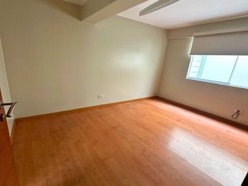 La Molina RESID. MONTERRICO – Dúplex PRIMER PISO de 4dorm + 2cocheras + 2terrazas