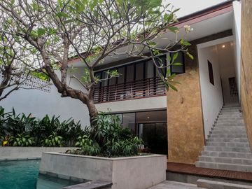 Freshly New Renovated Three Bedroom Villa for Rent in Heart of Umalas