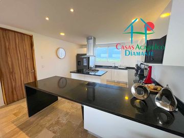 Depa en renta mensual con amplia terraza, alberca, jacuzzi privado y vista frontal al mar