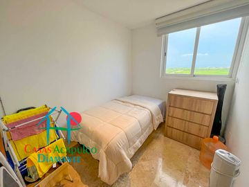 Depa en renta mensual con amplia terraza, alberca, jacuzzi privado y vista frontal al mar
