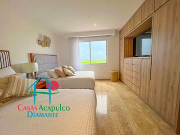 Depa en renta mensual con amplia terraza, alberca, jacuzzi privado y vista frontal al mar