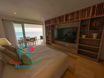 Depa en renta mensual con amplia terraza, alberca, jacuzzi privado y vista frontal al mar