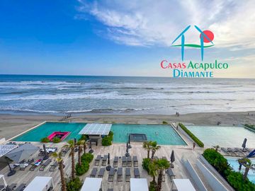 Depa en renta mensual con amplia terraza, alberca, jacuzzi privado y vista frontal al mar
