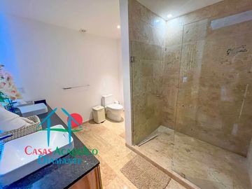 Depa en renta mensual con amplia terraza, alberca, jacuzzi privado y vista frontal al mar