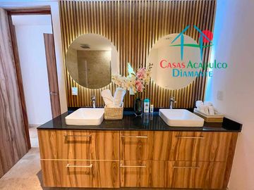 Depa en renta mensual con amplia terraza, alberca, jacuzzi privado y vista frontal al mar