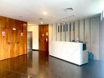 ALQUILER DE OFICINA 29 m² BARRANCO LIMITE MIRAFLORES, EDIFICIO EMPRESARIAL