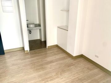 ALQUILER DE OFICINA 29 m² BARRANCO LIMITE MIRAFLORES, EDIFICIO EMPRESARIAL