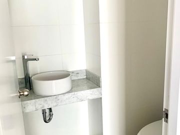 ALQUILER DE OFICINA 29 m² BARRANCO LIMITE MIRAFLORES, EDIFICIO EMPRESARIAL