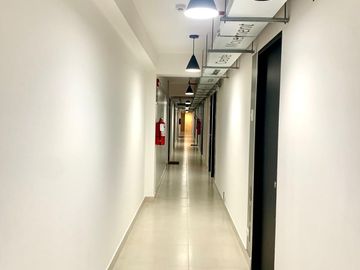 ALQUILER DE OFICINA 29 m² BARRANCO LIMITE MIRAFLORES, EDIFICIO EMPRESARIAL