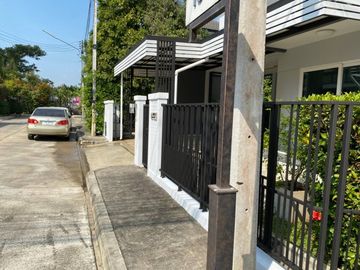 Selling a house LAND AND HOUSE Ruamchok , great price, with all furniture in the house
