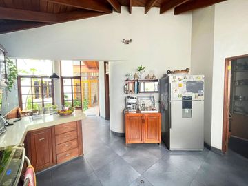 Vendo Hermosa Casa con Piscina en Rinconada del Lago