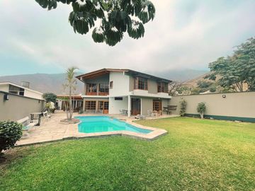 Vendo Hermosa Casa con Piscina en Rinconada del Lago