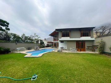 Vendo Hermosa Casa con Piscina en Rinconada del Lago