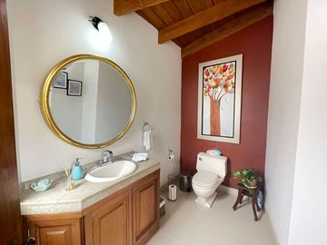 Vendo Hermosa Casa con Piscina en Rinconada del Lago