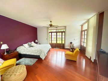Vendo Hermosa Casa con Piscina en Rinconada del Lago