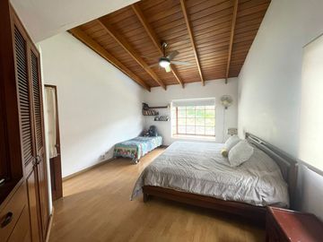 Vendo Hermosa Casa con Piscina en Rinconada del Lago