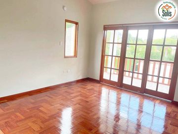 SOLÍS VENDE CASA DE CAMPO EN EL SAUSALITO