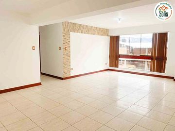 SOLÍS VENDE APARTAMENTO CON COCHERA EN URB EL INGENIO, CAJAMARCA.