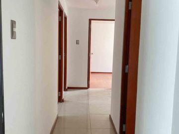SOLÍS VENDE APARTAMENTO DE 115M EN URB. LOS CASTAÑOS, CAJAMARCA