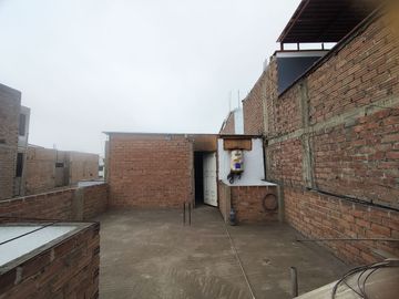 AIRES 4TO PISO EN VENTA URB. PORTADA DE CERES - SANTA ANITA