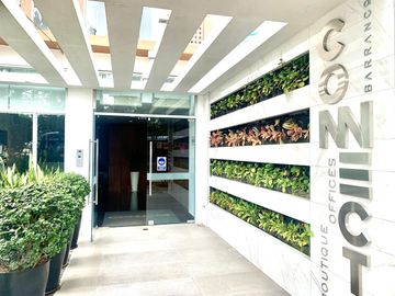 VENTA DE OFICINA 29 m² BARRANCO LIMITE MIRAFLORES, EDIFICIO EMPRESARIAL