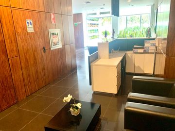 VENTA DE OFICINA 29 m² BARRANCO LIMITE MIRAFLORES, EDIFICIO EMPRESARIAL