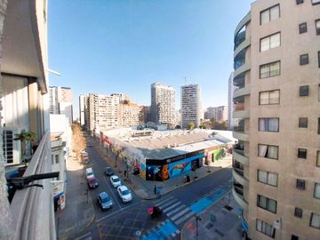 A Pasos De Barrio Italia, U Católica y U de Chile, Metro.