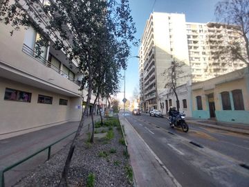 A Pasos De Barrio Italia, U Católica y U de Chile, Metro.