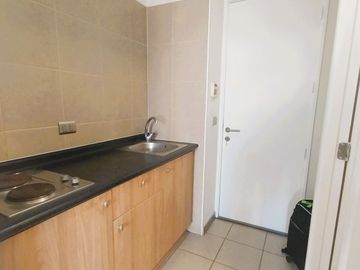 Tipo Mariposa, A Pasos De Barrio Italia, Metro. Arrendado