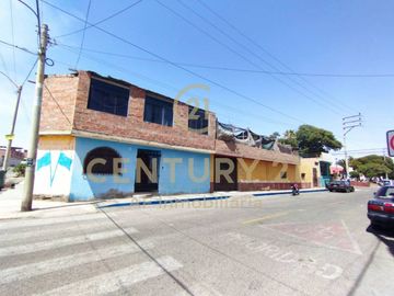 CASA COMERCIAL EN VENTA - EN PLENA PLAZA POCOLLAY TACNA