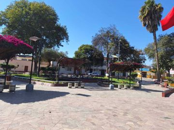 CASA COMERCIAL EN VENTA - EN PLENA PLAZA POCOLLAY TACNA