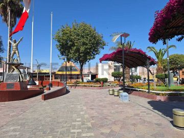 CASA COMERCIAL EN VENTA - EN PLENA PLAZA POCOLLAY TACNA