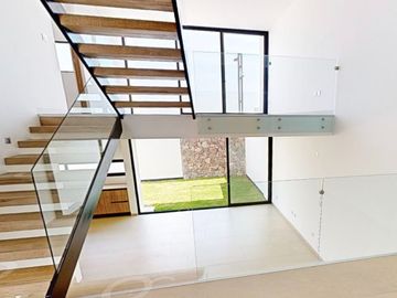 En ZIBATA QUERÉTARO Hermosa y a estrenar Casa en Venta con Seguridad y Amenidades