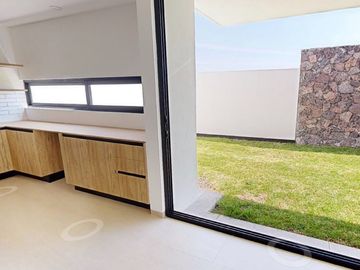 En ZIBATA QUERÉTARO Hermosa y a estrenar Casa en Venta con Seguridad y Amenidades