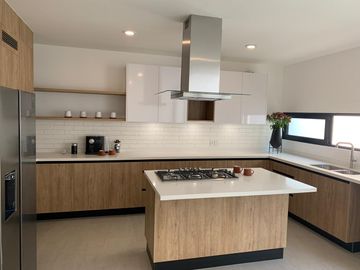 En ZIBATA QUERÉTARO Hermosa y a estrenar Casa en Venta con Seguridad y Amenidades